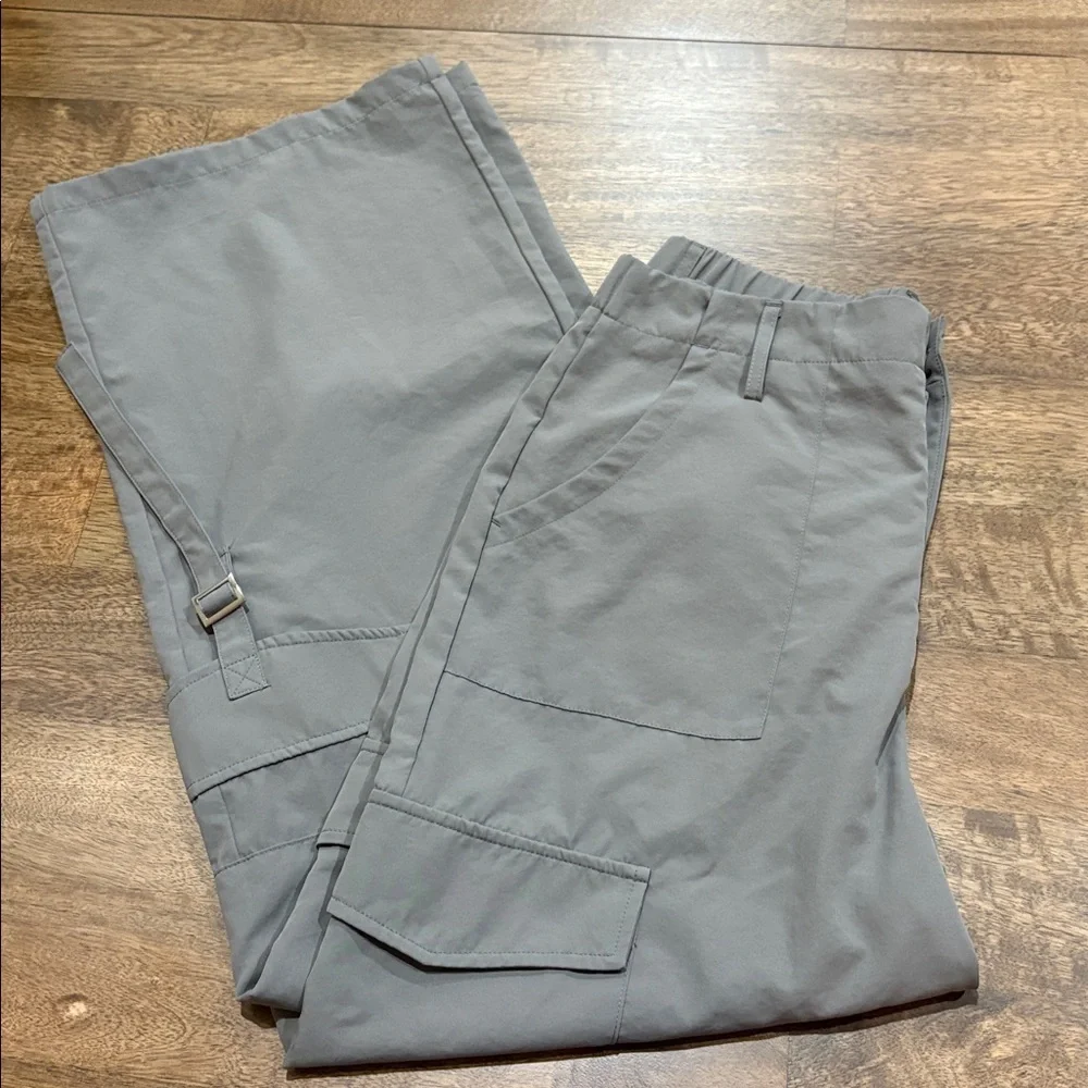 Halara Wide Leg Cargo Pants in Gray Size Medium. Like new! - Picture 2 of 10